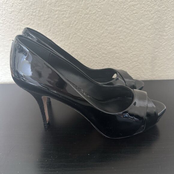 White House Black Market Women's 7.5 High Heels Black Peep Toe Patent Leather - Picture 3 of 10